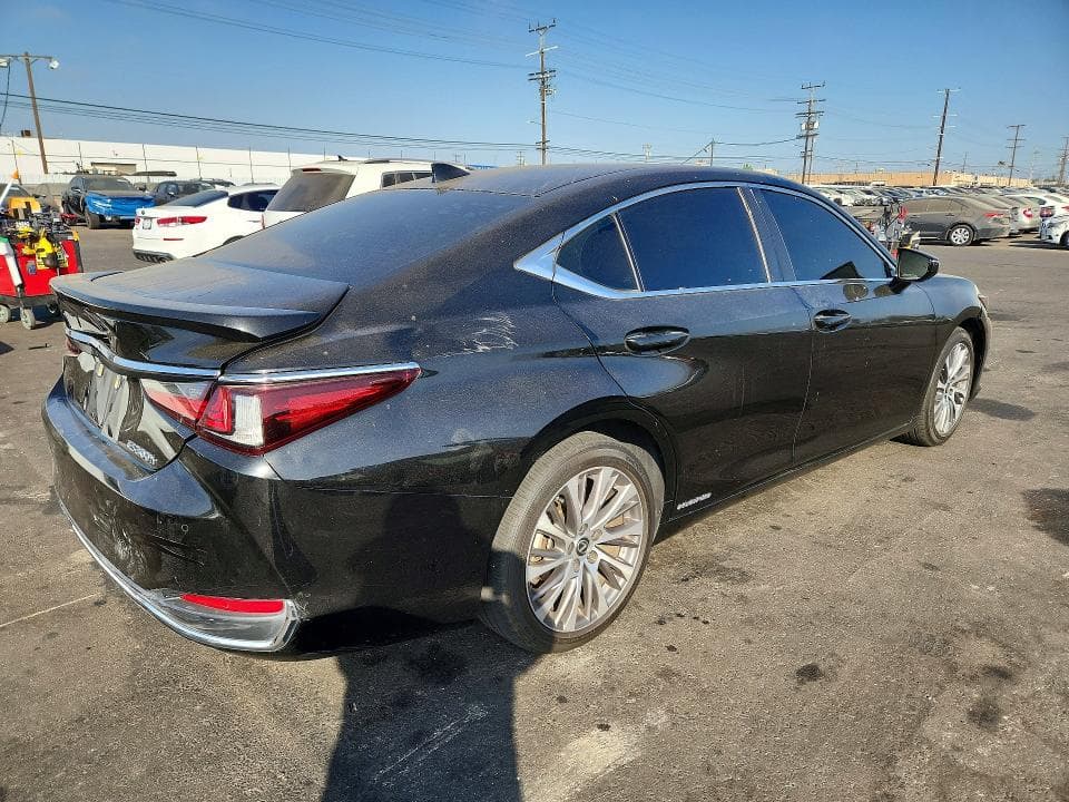 2020 LEXUS ES 300H 3