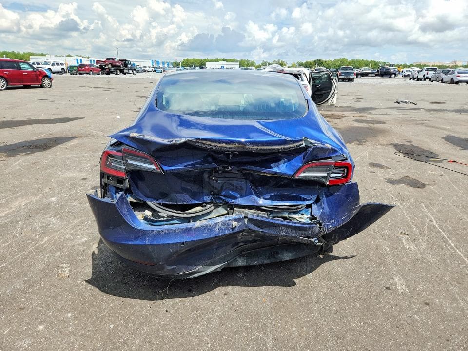 2018 TESLA MODEL 3 6