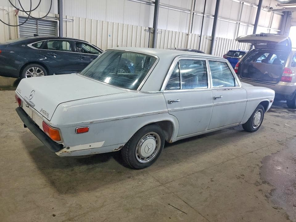 1976 MERC SD4DR 3