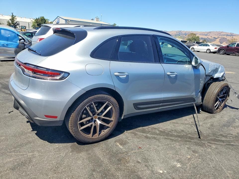 2022 PORSCHE MACAN 3