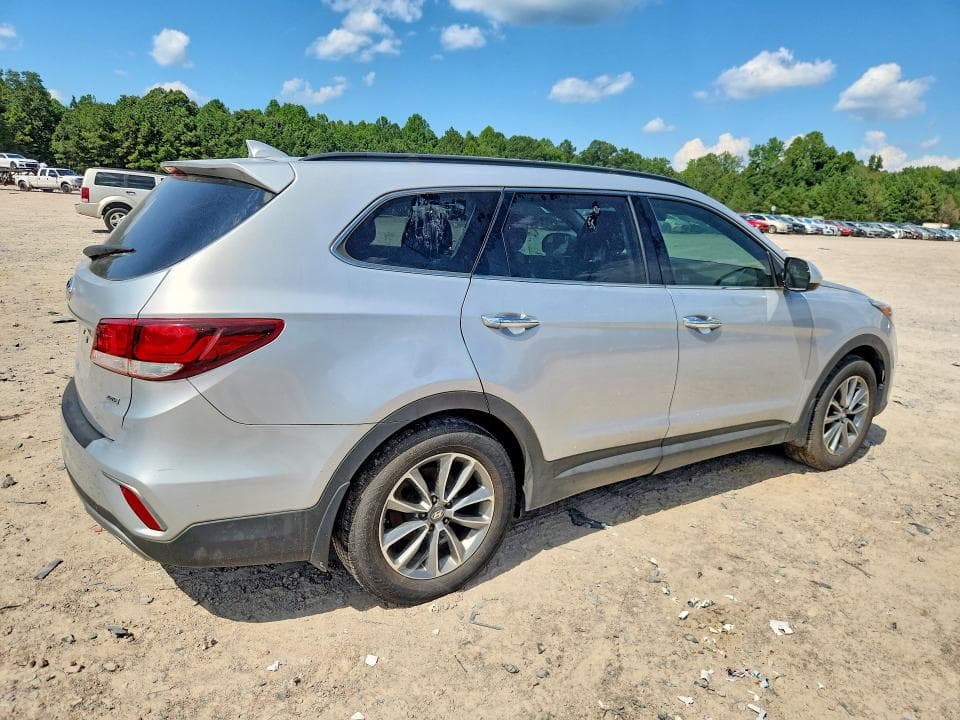 2017 HYUNDAI SANTA FE SE 3