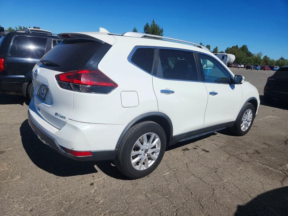 2018 NISSAN ROGUE SV 3