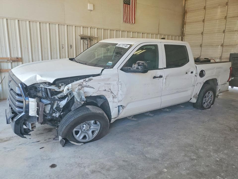 2026 TOYOTA TUNDRA SR