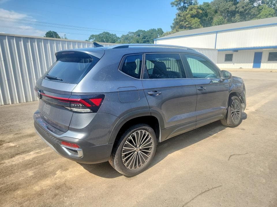 2026 VOLKSWAGEN TAOS SE 3