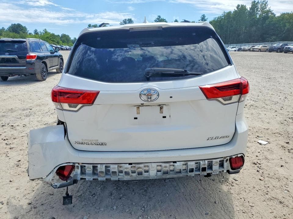 2018 TOYOTA HIGHLANDER XLE 6