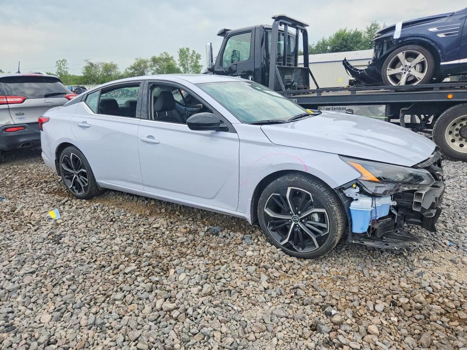2024 NISSAN ALTIMA SR 4