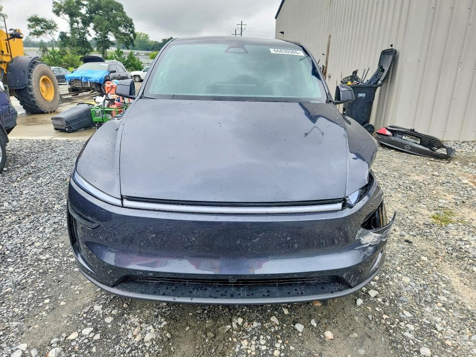 2026 TESLA MODEL Y 5