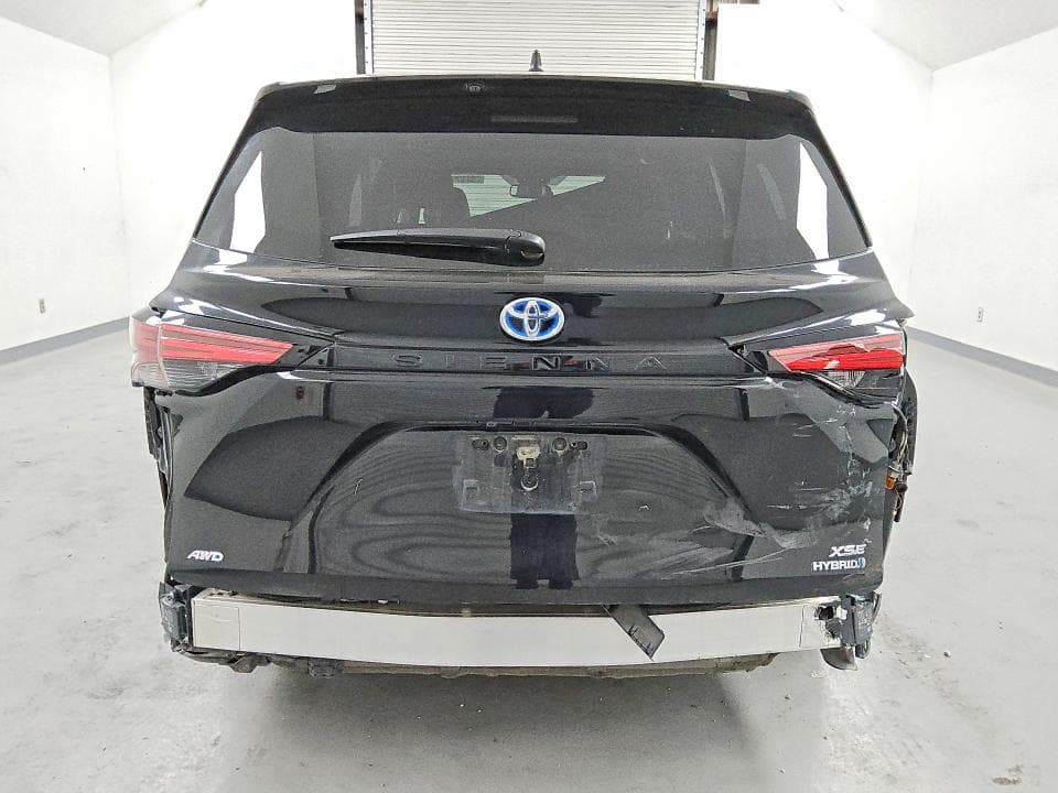 2024 TOYOTA SIENNA XSE 6