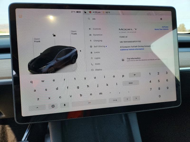 2025 TESLA MODEL Y 9