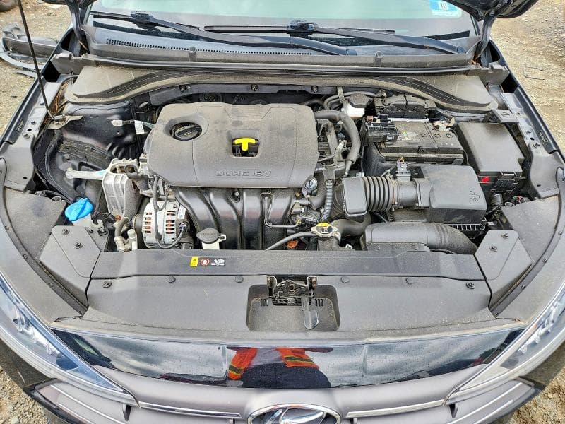 2020 HYUNDAI ELANTRA SE 11