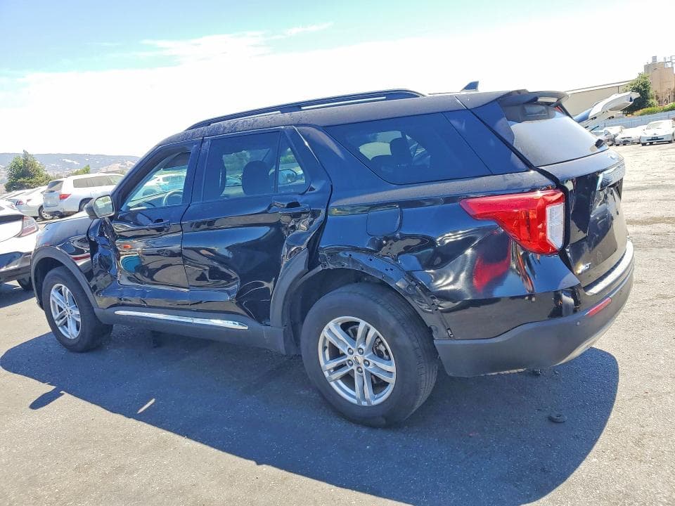 2023 FORD EXPLORER XLT 2