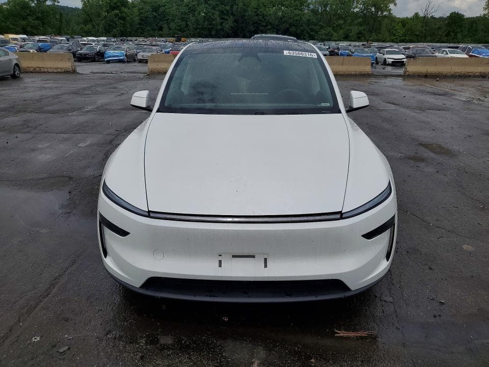2026 TESLA MODEL Y 5