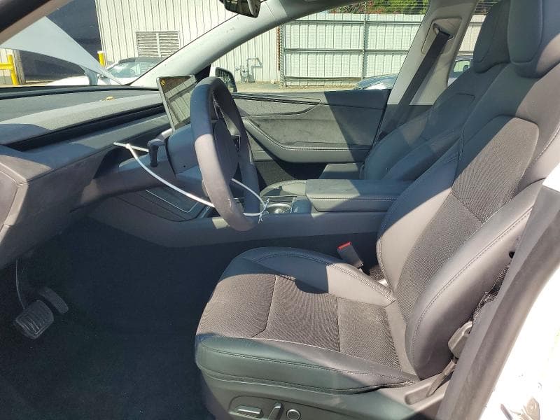 2026 TESLA MODEL Y 7