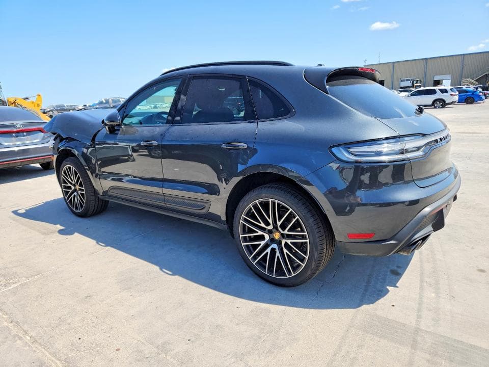 2026 PORSCHE MACAN BASE 2