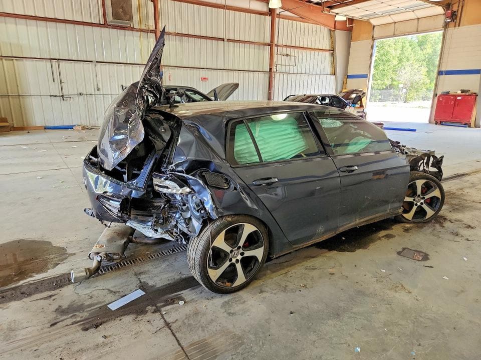2018 VOLKSWAGEN GTI S/SE 3