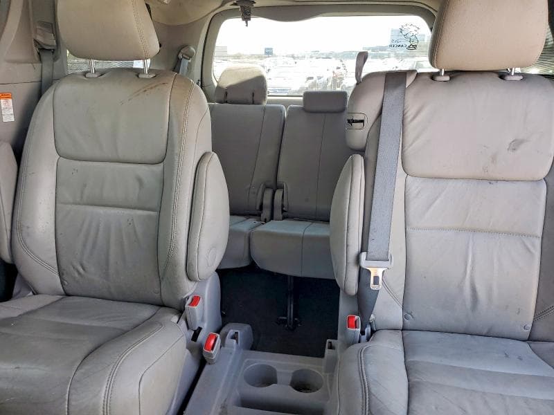 2017 TOYOTA SIENNA XLE PREMIUM 8-PASSENGER 10