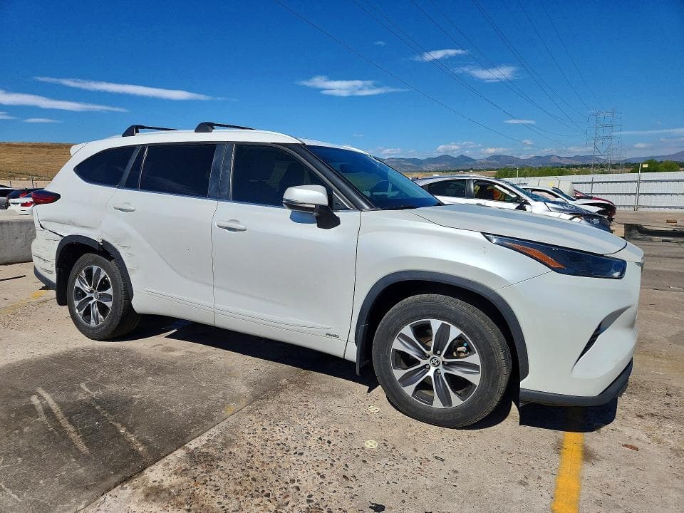 2023 TOYOTA HIGHLANDER HYBRID XLE 4