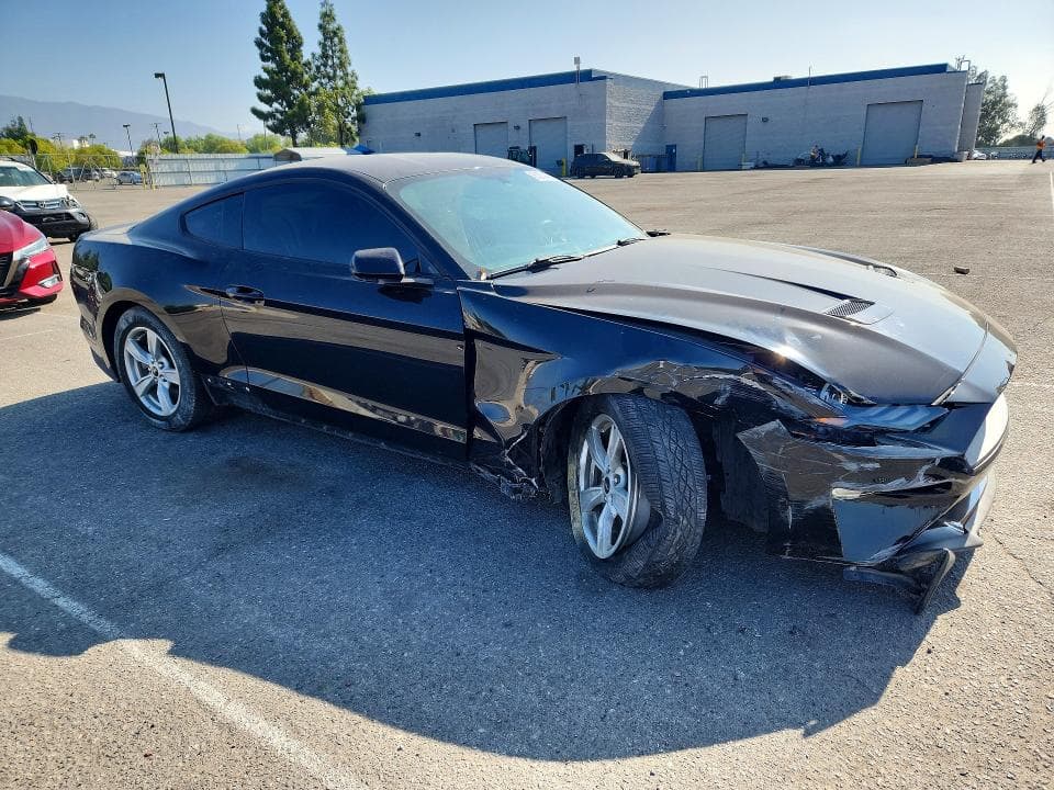 2020 FORD MUSTANG 4