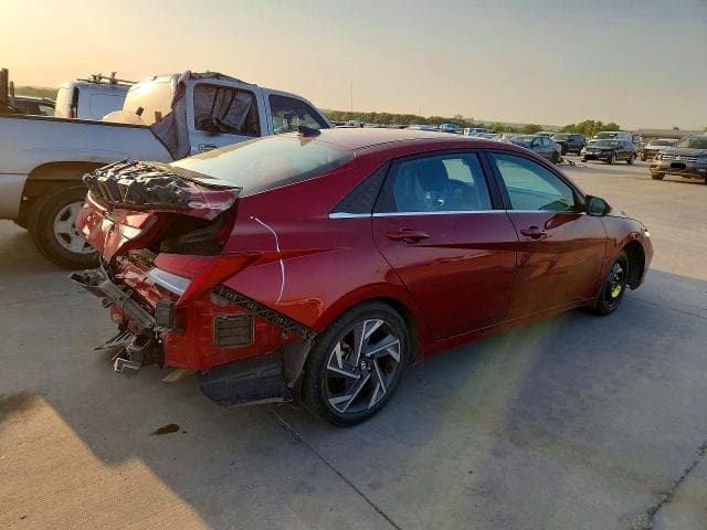 2024 HYUNDAI ELANTRA SEL 3