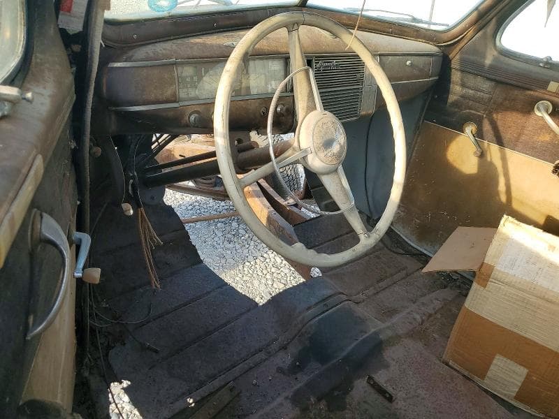 1941 PLYMOUTH DELUX 8