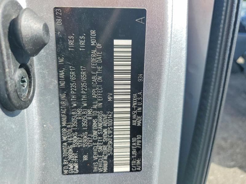 2023 TOYOTA SIENNA XLE 13