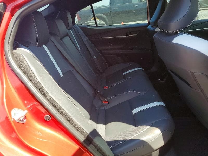 2025 TOYOTA CAMRY SE 10