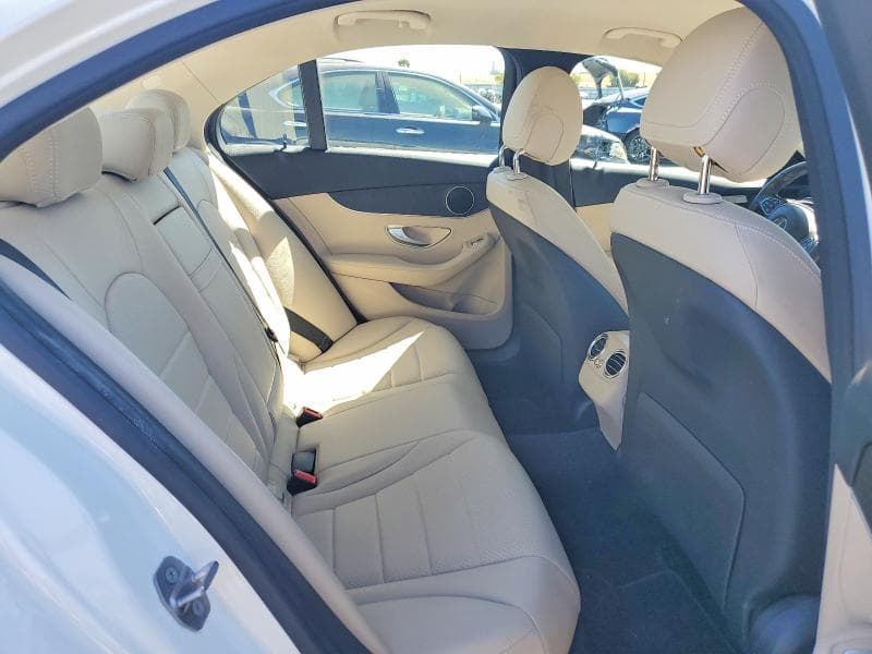 2017 MERCEDES-BENZ C 300 10