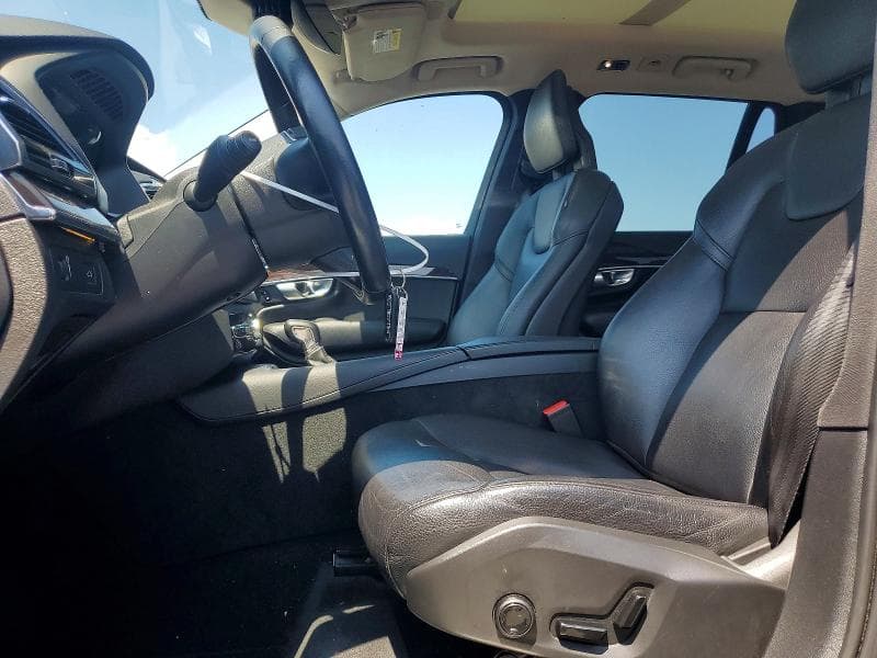 2017 VOLVO XC90 T6 7