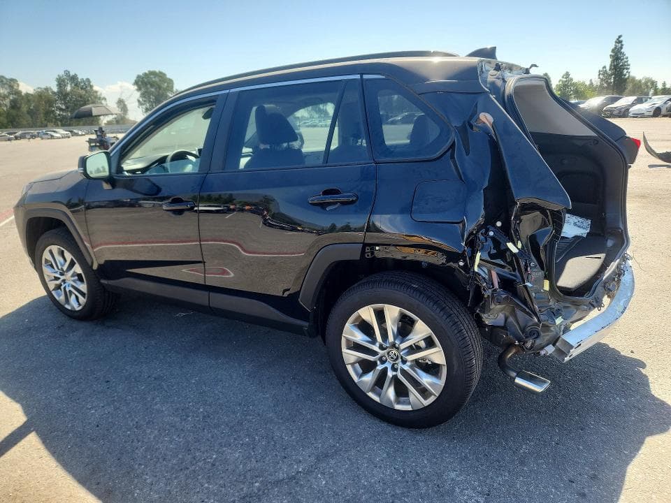 2025 TOYOTA RAV4 XLE PREMIUM 2
