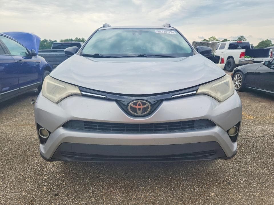 2017 TOYOTA RAV4 LE 5