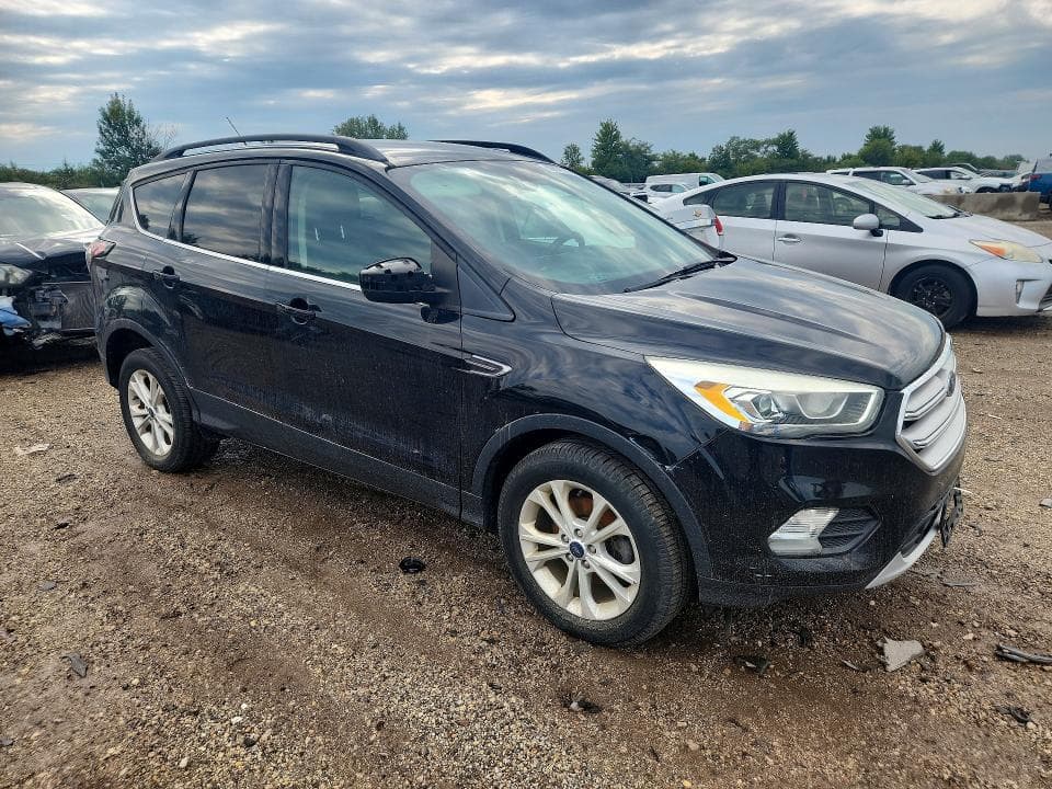 2017 FORD ESCAPE SE 4