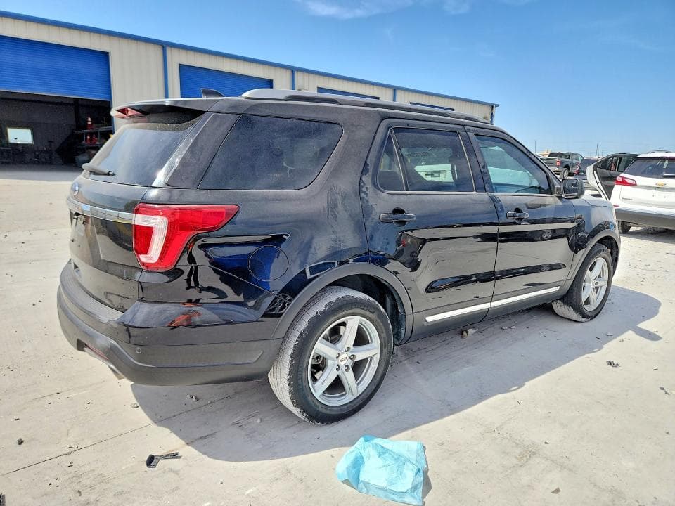 2018 FORD EXPLORER XLT 3