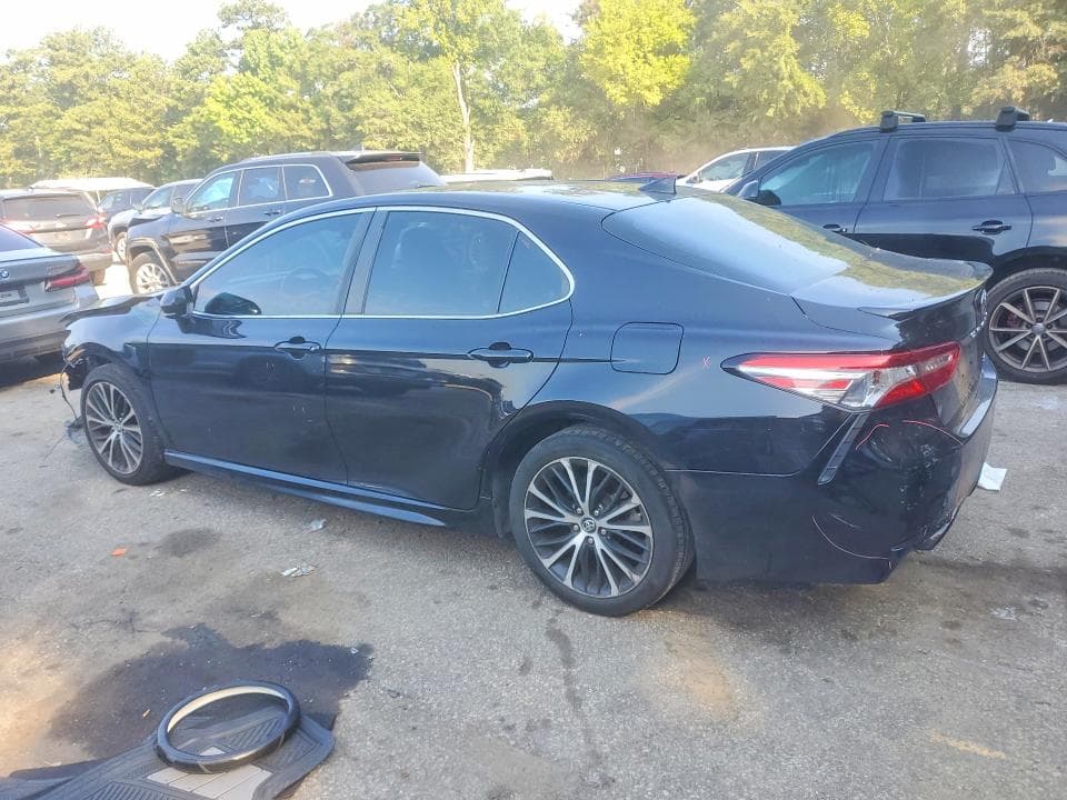 2019 TOYOTA CAMRY SE 2