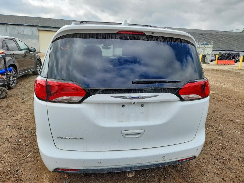 2020 CHRYSLER PACIFICA TOURING L 6