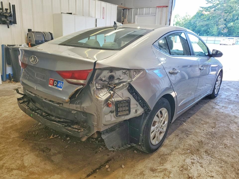 2017 HYUNDAI ELANTRA SE 3