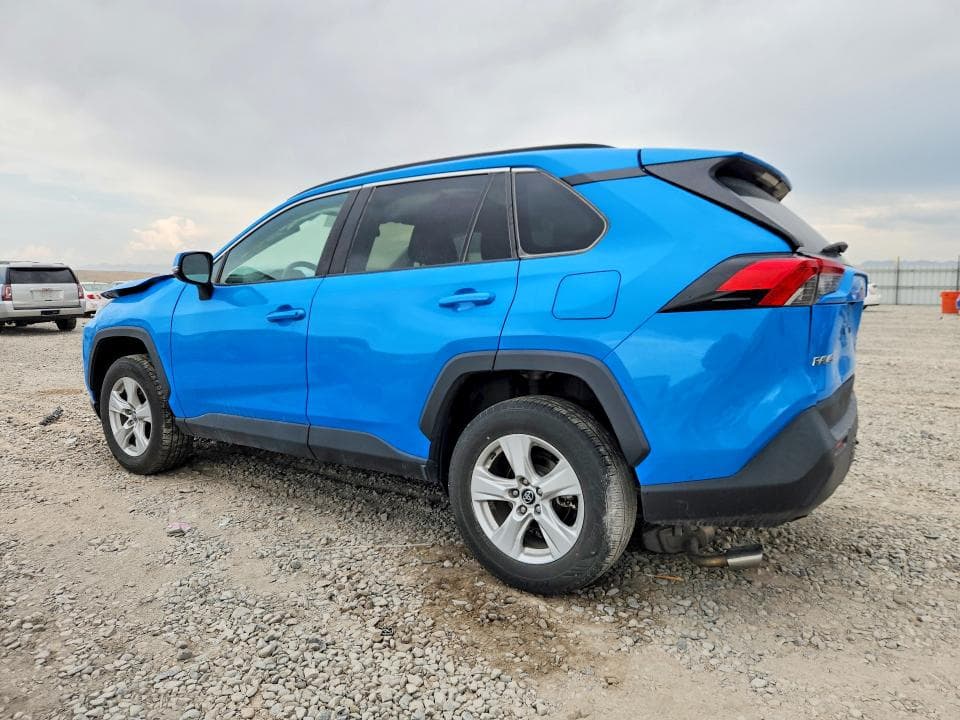 2021 TOYOTA RAV4 XLE 2