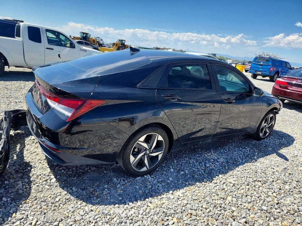 2023 HYUNDAI ELANTRA SEL 3