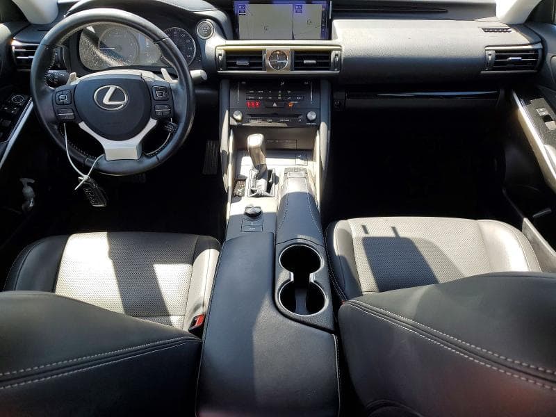 2017 LEXUS IS 200T 8