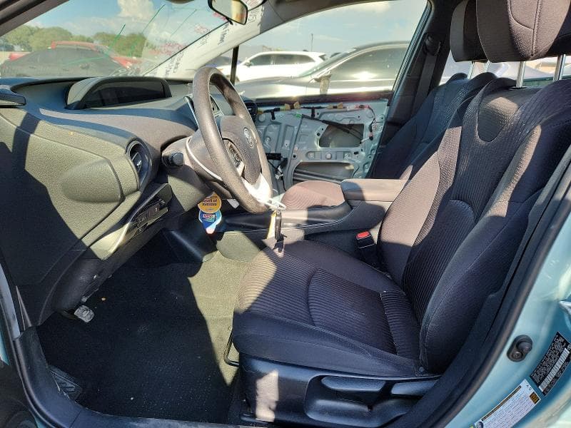 2017 TOYOTA PRIUS TWO 7