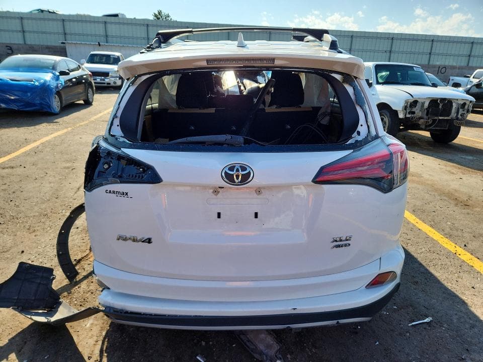 2017 TOYOTA RAV4 XLE 6