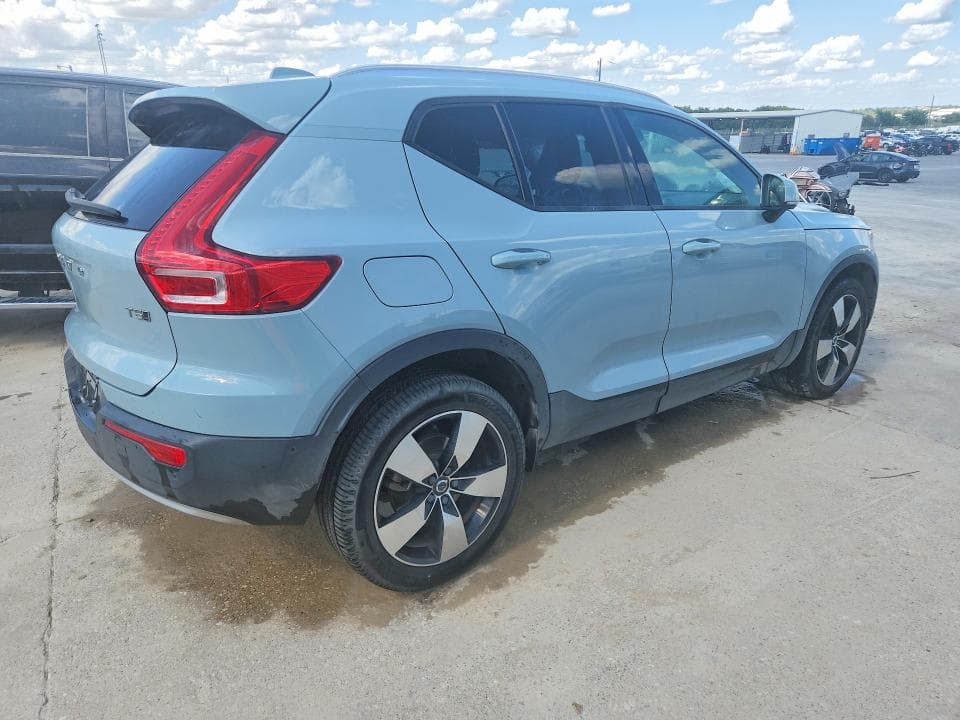 2019 VOLVO XC40 T5 MOMENTUM 3