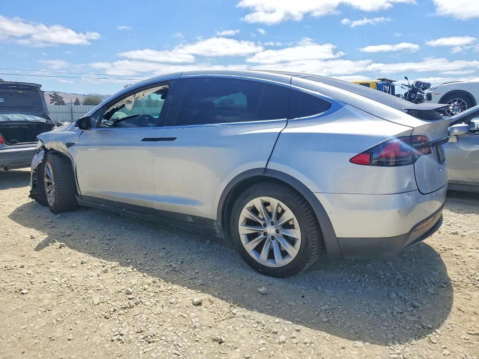 2018 TESLA MODEL X 2
