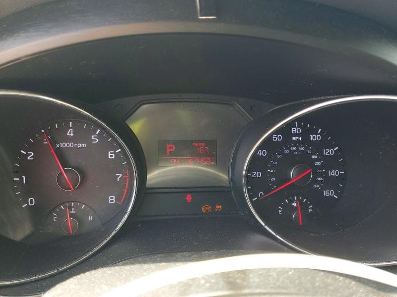 2017 KIA SEDONA LX 9