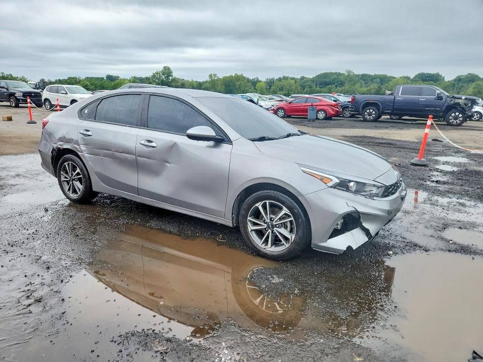 2023 KIA FORTE LXS 4