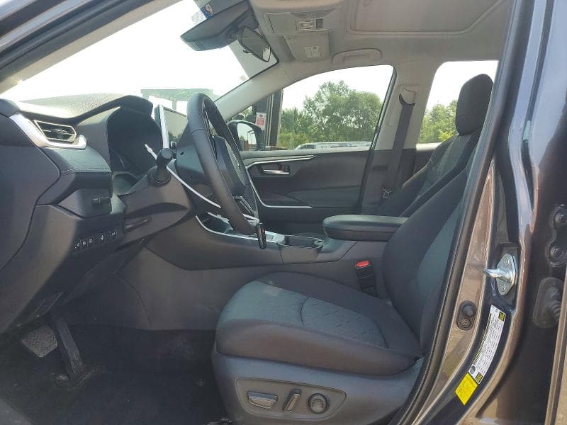 2025 TOYOTA RAV4 XLE 7