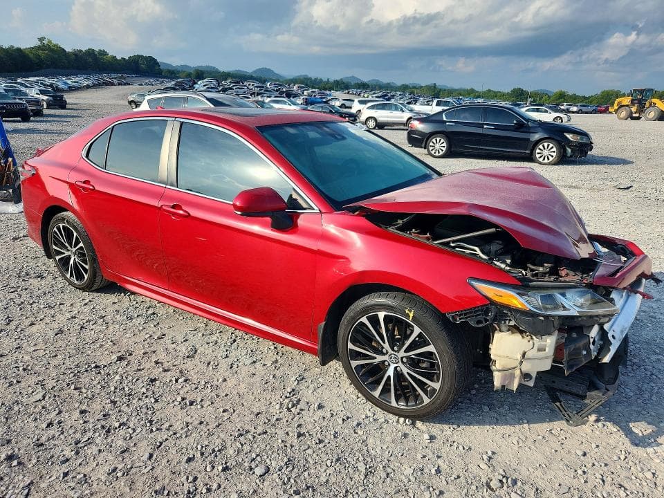 2019 TOYOTA CAMRY SE 4