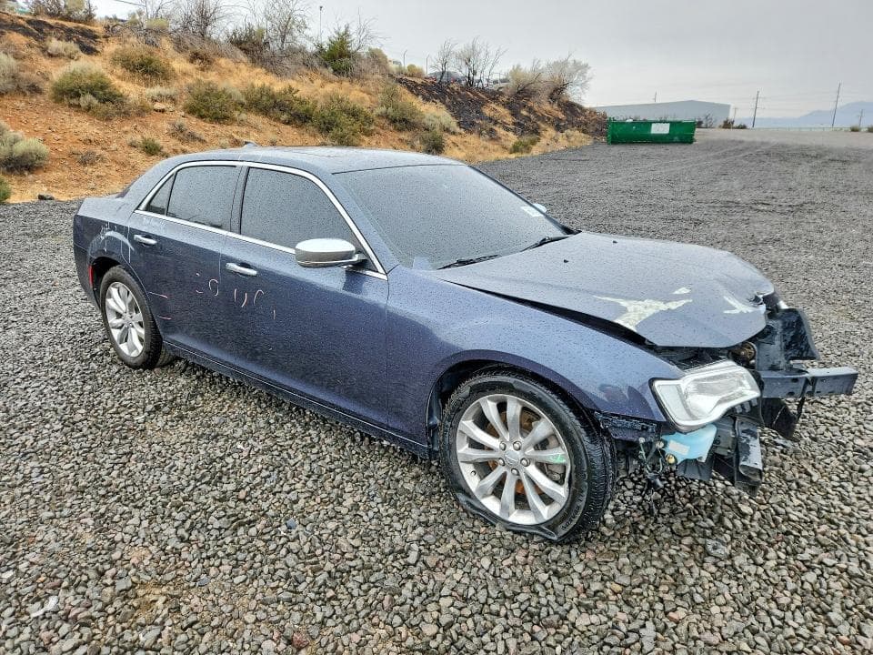 2018 CHRYSLER 300 LIMITED 4