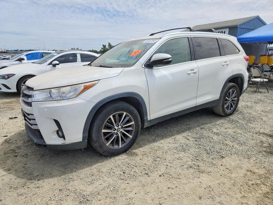 2019 TOYOTA HIGHLANDER XLE - 1