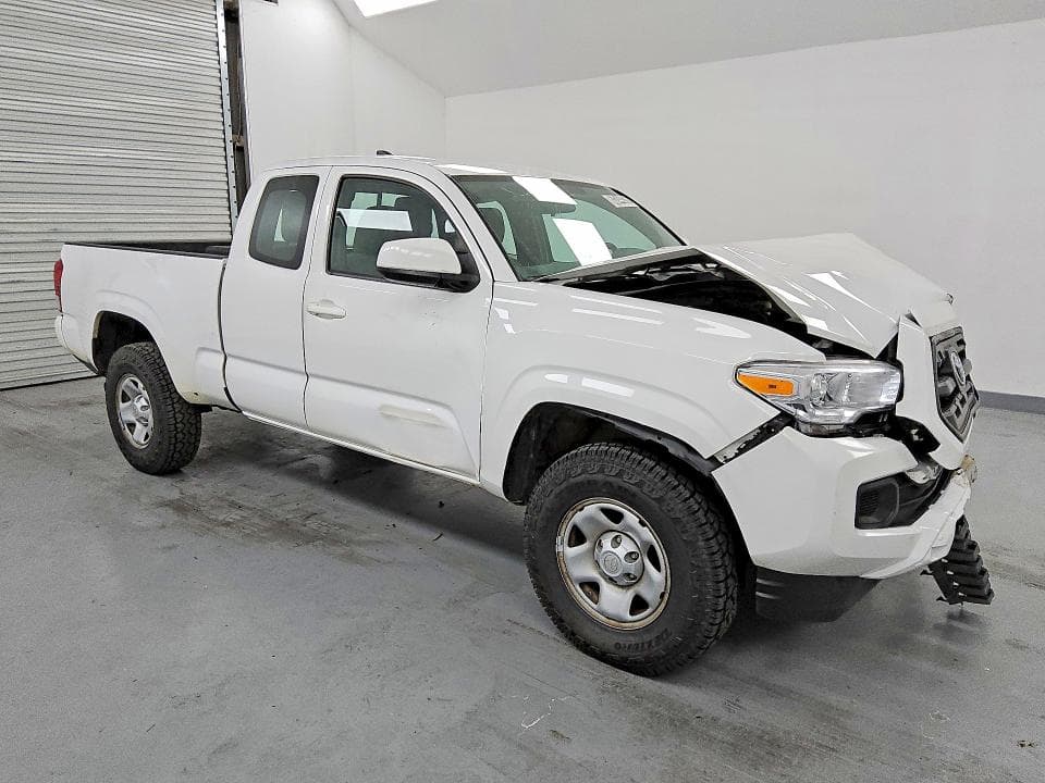 2017 TOYOTA TACOMA SR 4