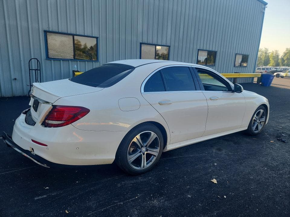 2017 MERCEDES-BENZ E 300 4MATIC 3